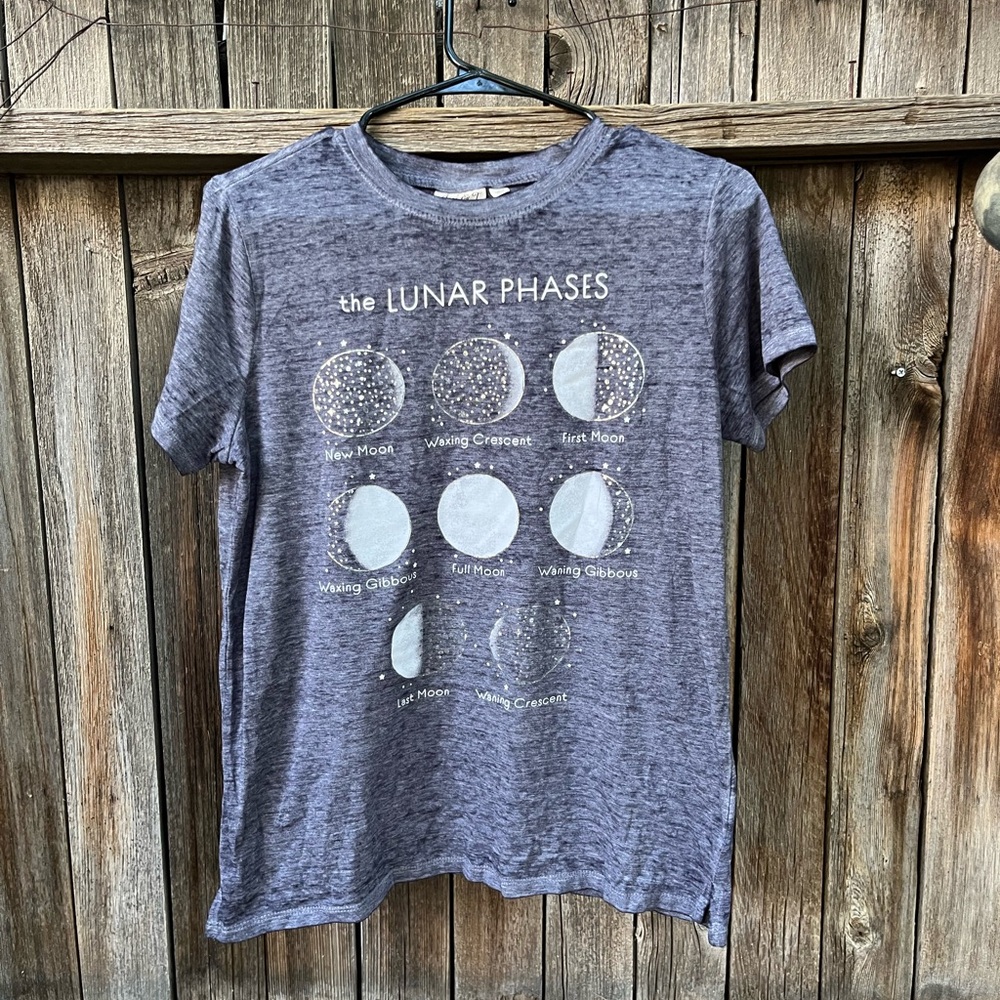 Gray Lunar Phases Graphic T-Shirt 🌙